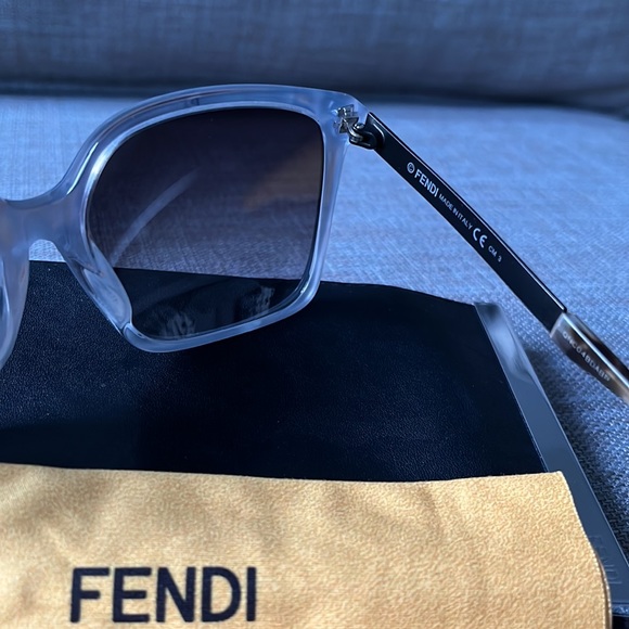 FENDI Sunglasses - Picture 5 of 5